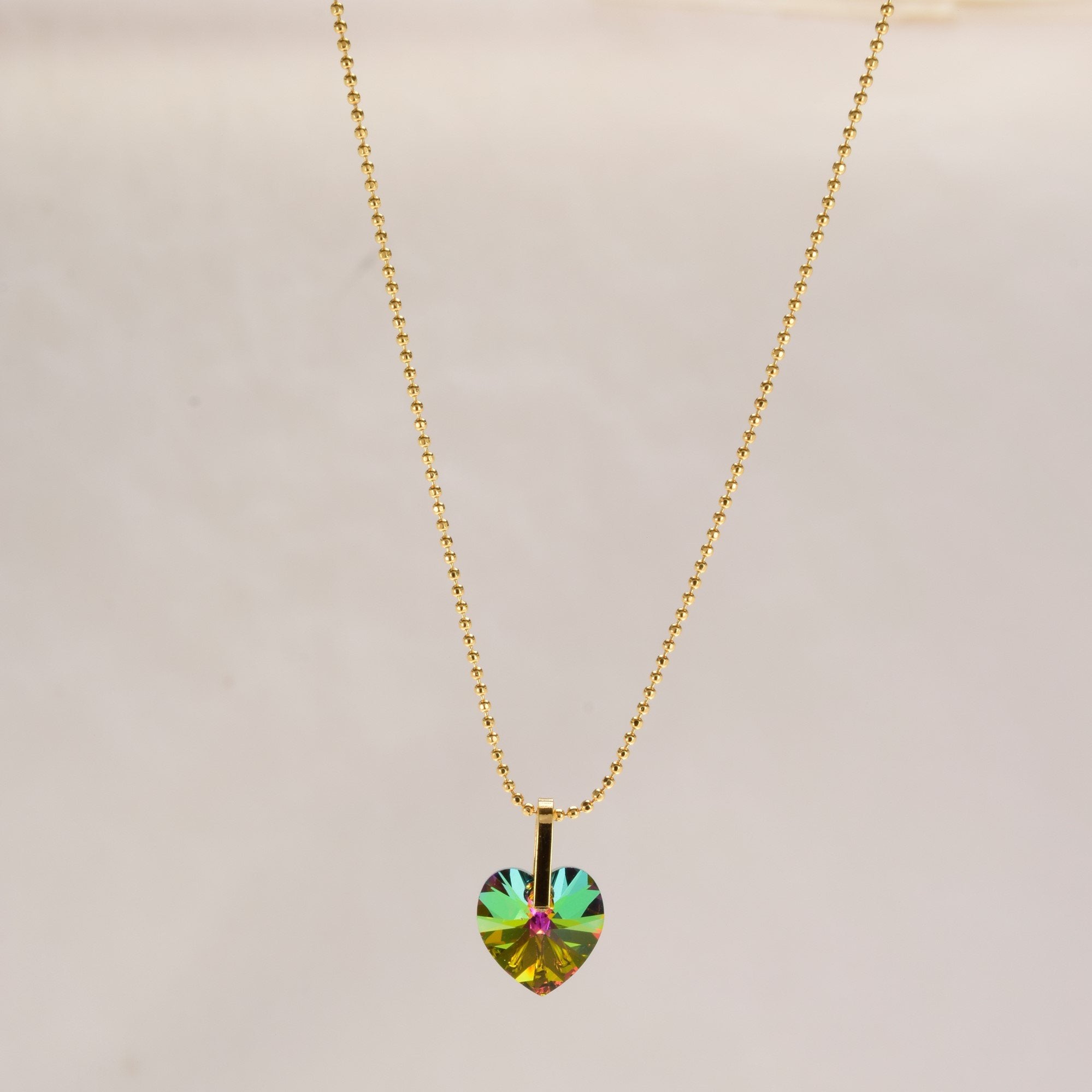 Collar-Corazon-de-Cristal-rainbow Capiro