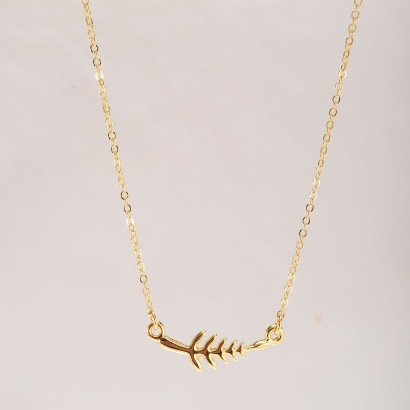 Collar-Laurel Capiro