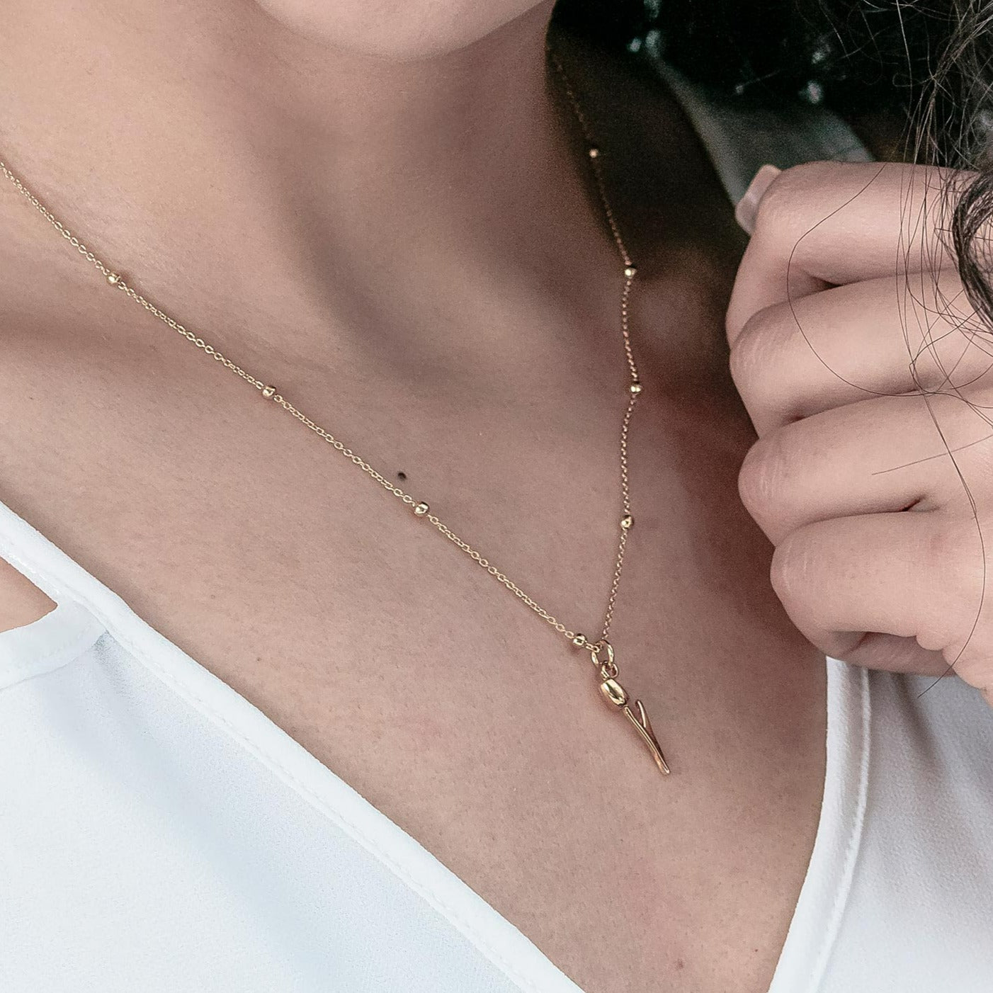 Collar Tulipán cadena bolitas